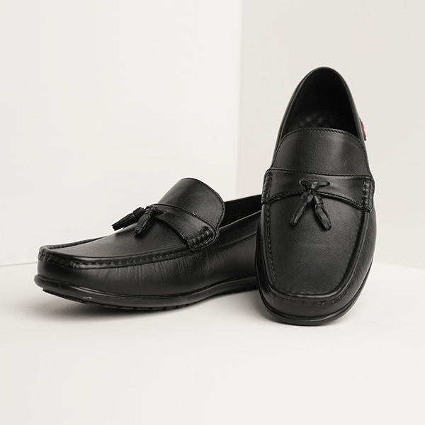 Argon Leather Tassel Loafer in Black
