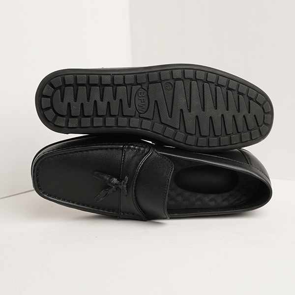 Argon Leather Tassel Loafer in Black — rubber sole