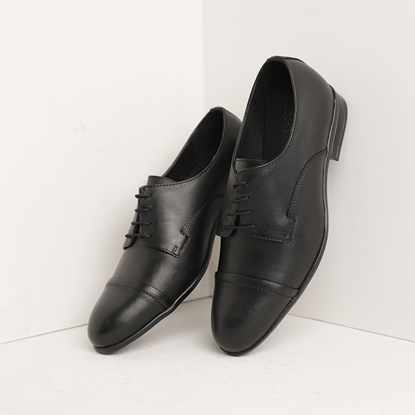 Cedar Cap-Toe Derby in Black