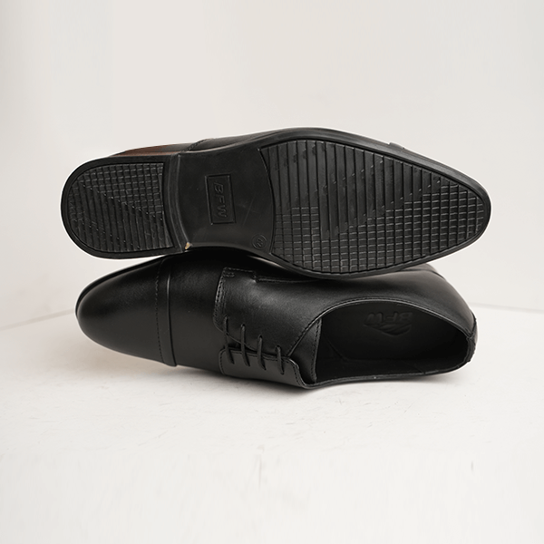 Cedar Cap-Toe Derby in Black — rubber sole