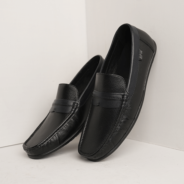 Dario Leather Penny Loafer in Black