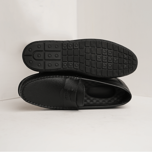 Louis Textured Penny Loafer in Black — rubber sole