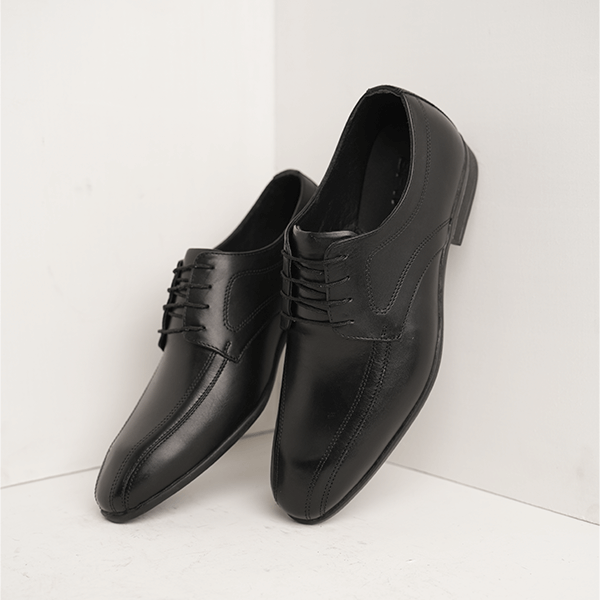 Moreton Bike-Toe Derby in Black — another angle