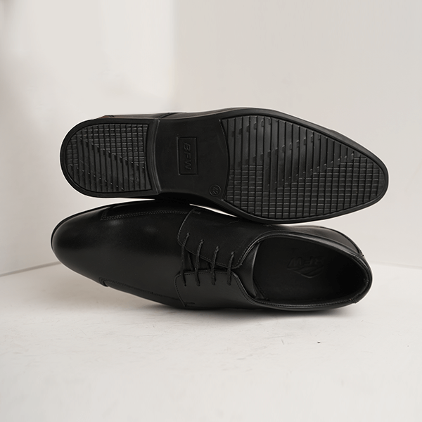 Tanzania Seamed-Toe Derby in Black — rubber sole
