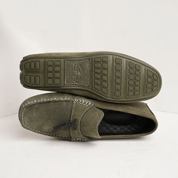 Turoro Suede Tassel Driving Moccasin in Green — rubber sole