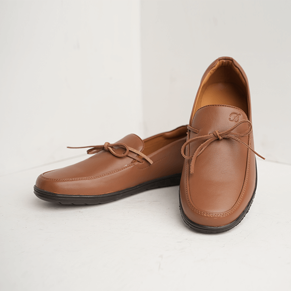 Boston Leather Bow Loafer in Tan