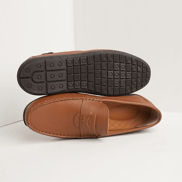 Louis Textured Penny Loafer in Tan — rubber sole